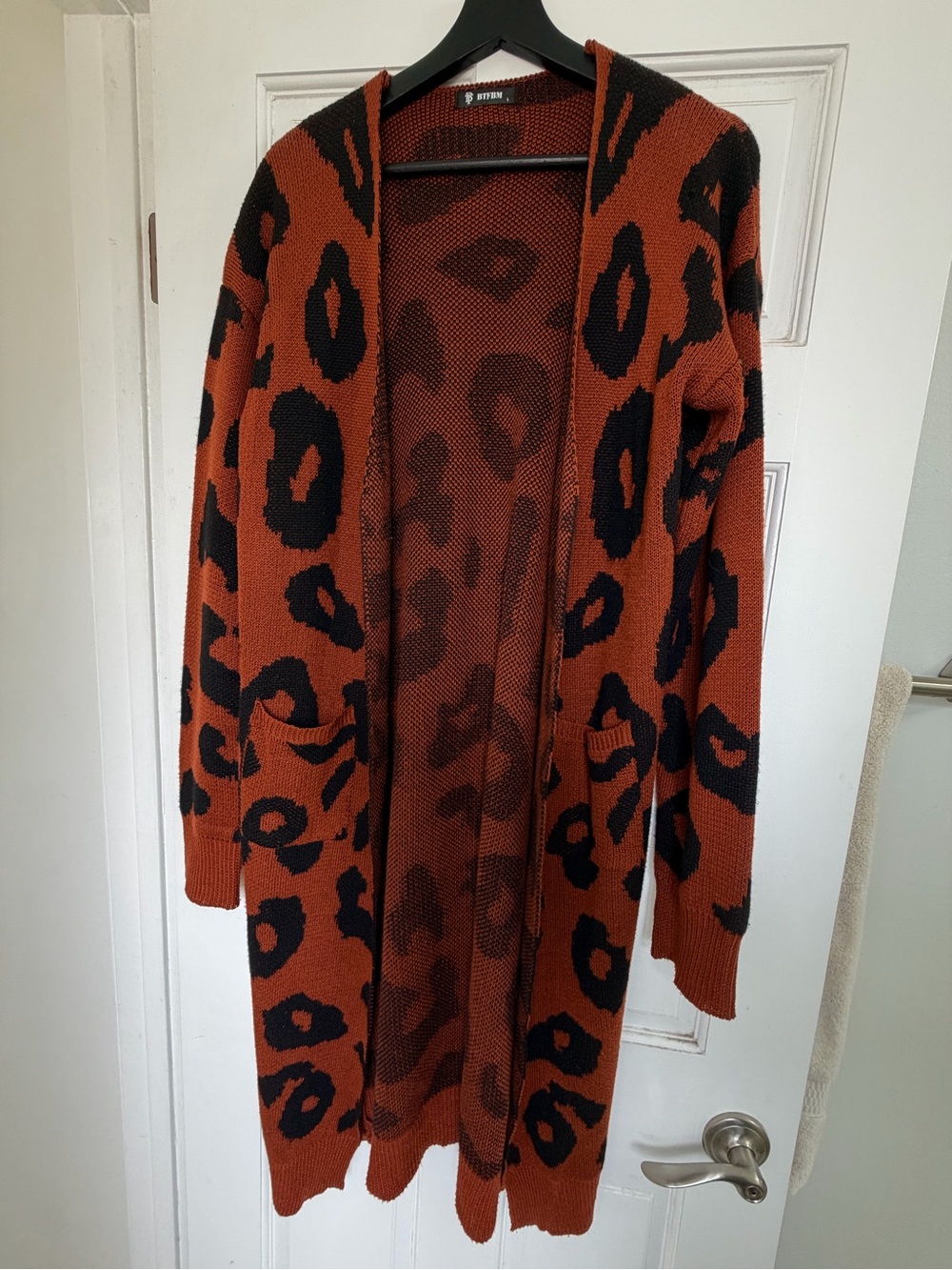 Cardigan Brown and Black Animal Print Size Large